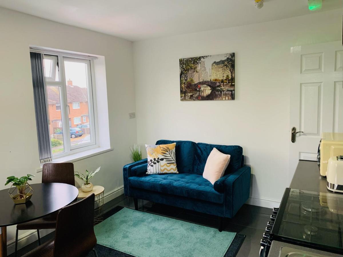 Modern & Cosy 2-Bed Apartment Near Nec, Airport & Jlr! Бирмингем Экстерьер фото